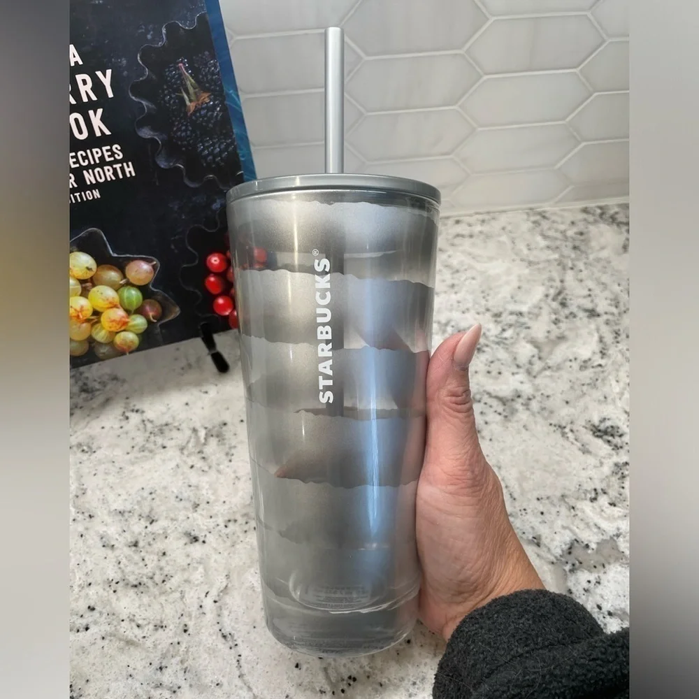 Starbucks ‘Metallic Spiral' Clear White Silver Stripe Glass Tumbler. NWT. Classy